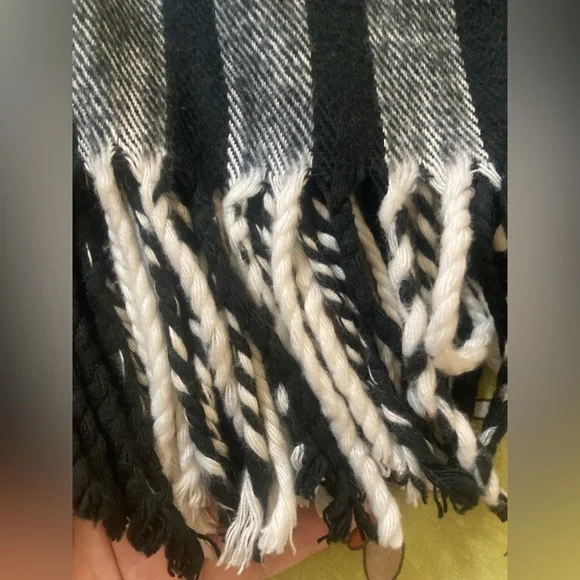 Burberry Authentic lambswool shawl - Picture 3 of 4